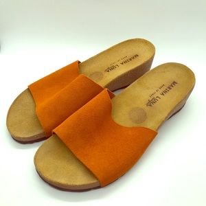 Marina Luna comfortable slides